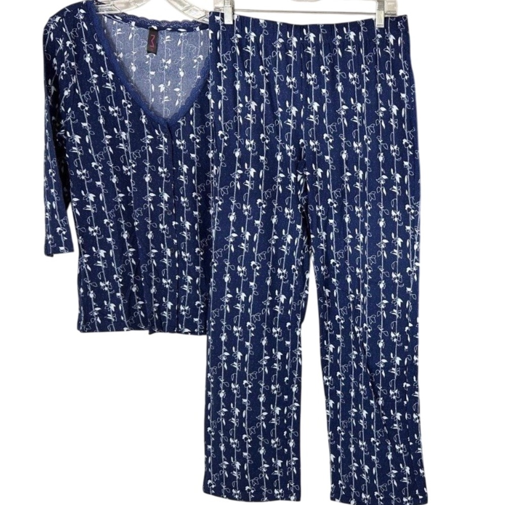 Maidenform Women's Pajama Set in a blue and white print. Medium pjs pajamas med